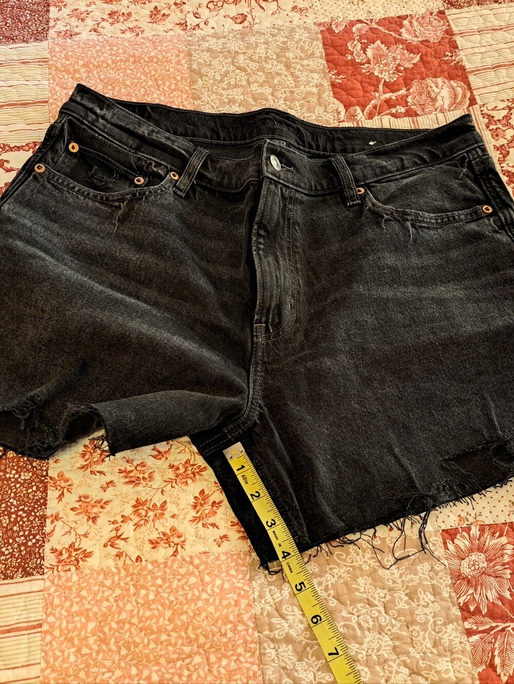 AE Shorts - Picture 5 of 7